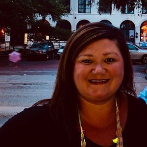 Meet your Posher, Lorri